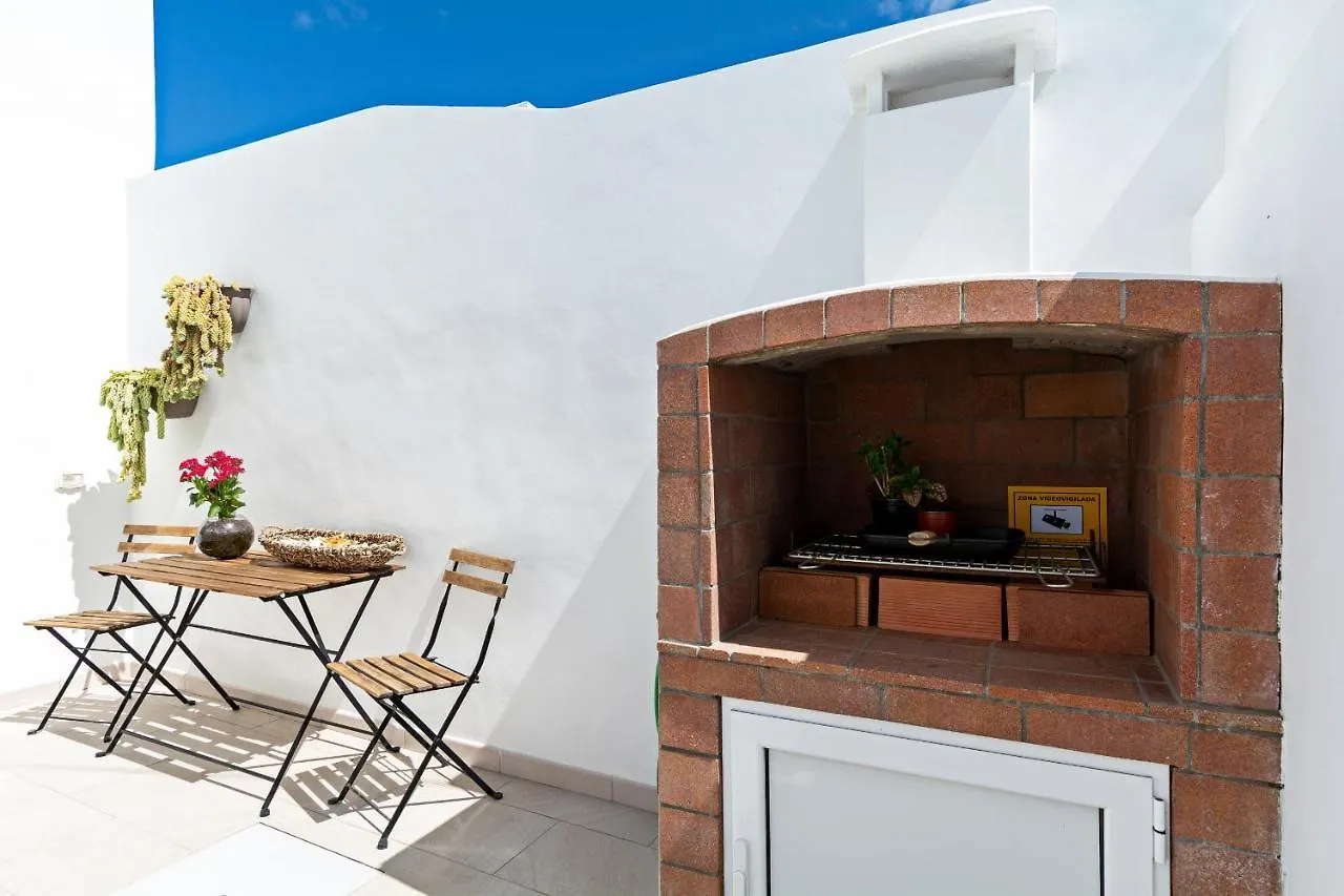 2Br Terrace Home - 10 Min Walk To The Beach Playa Honda  Tatil Evi