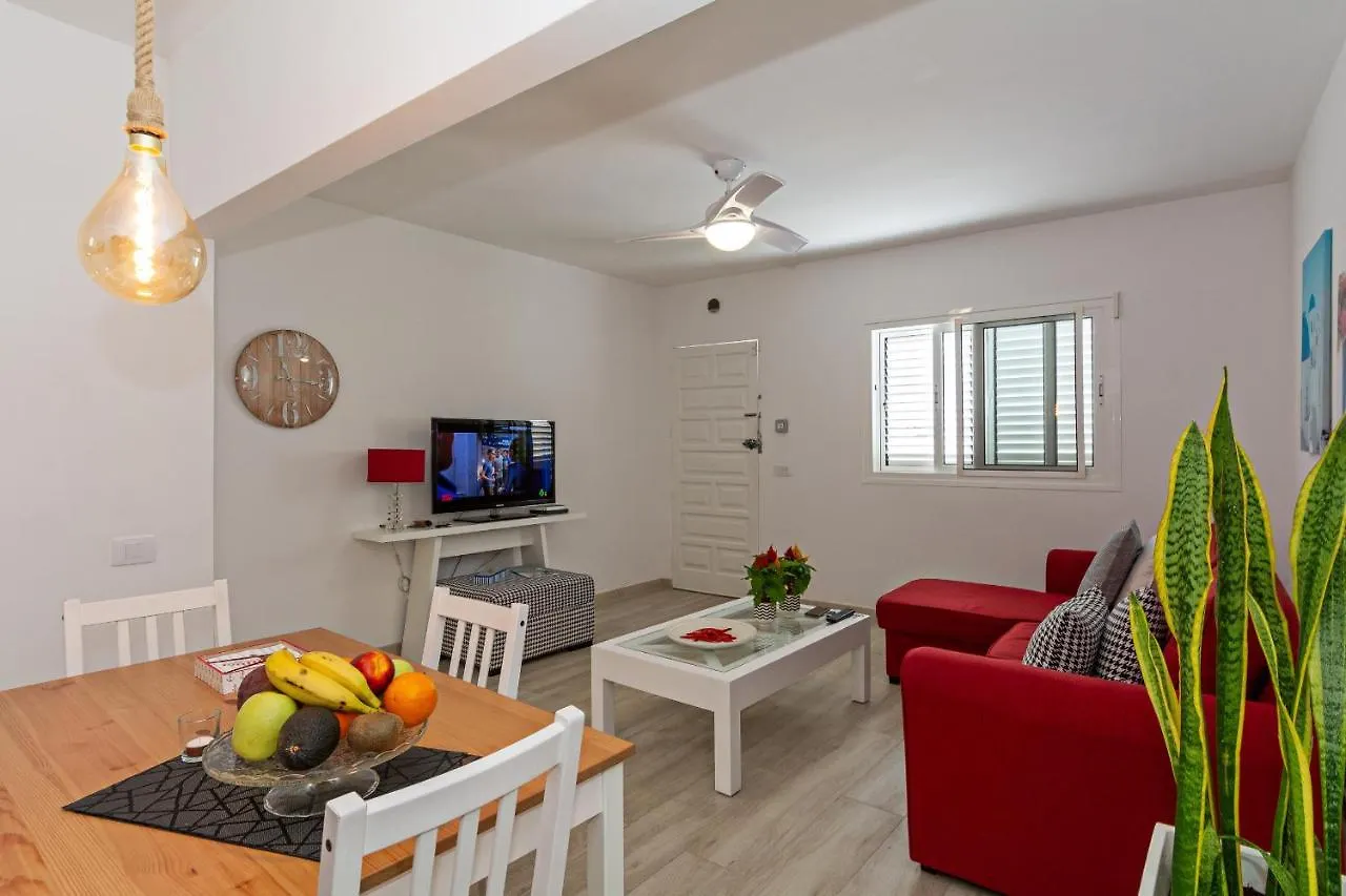 2Br Terrace Home - 10 Min Walk To The Beach Playa Honda  Tatil Evi Playa Honda (Lanzarote)