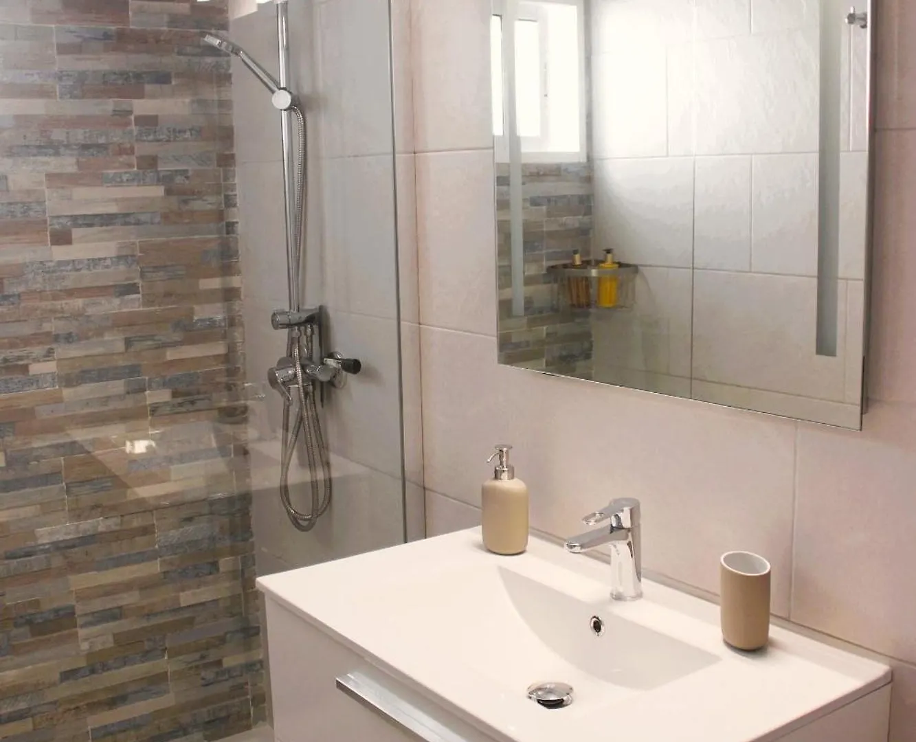 Tatil Evi 2Br Terrace Home - 10 Min Walk To The Beach Playa Honda  İspanya